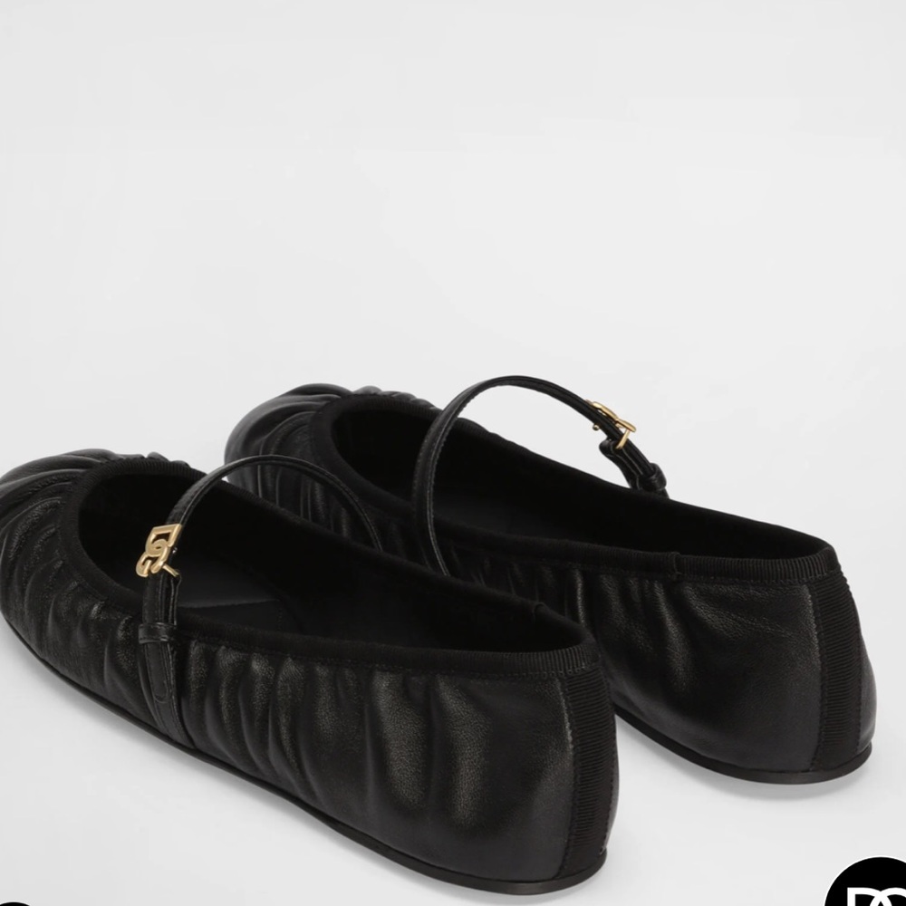 Dolce & Gabbana
DG Logo Leather Flat - Picture 6 of 7